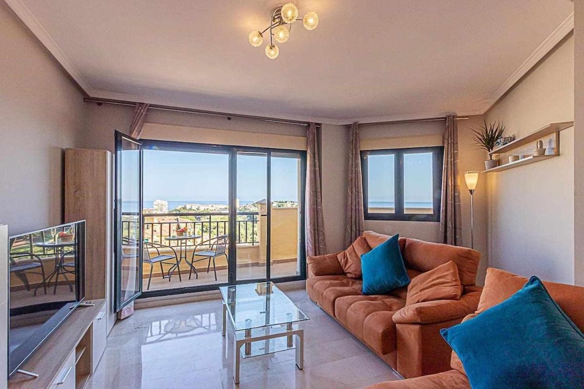 797 Holiday Rentals - Moderno Piso Para 5 Con Hermosas Vistas Benalmádena Esterno foto