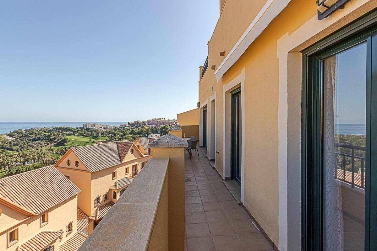 797 Holiday Rentals - Moderno Piso Para 5 Con Hermosas Vistas Benalmádena Esterno foto
