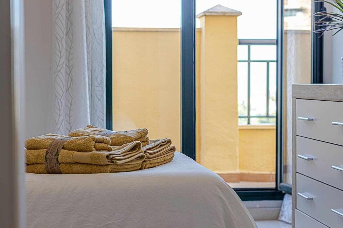 797 Holiday Rentals - Moderno Piso Para 5 Con Hermosas Vistas Benalmádena Esterno foto